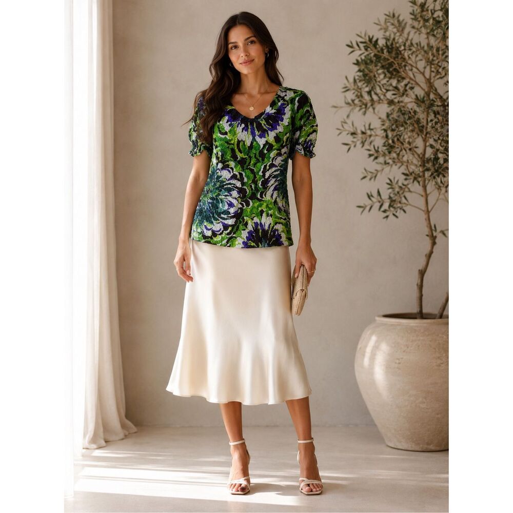 She’s All That Crinkle Floral Textured Stretch Top Green Purple White One Size
